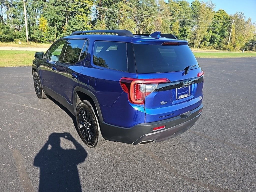 2023 GMC Acadia SLT
