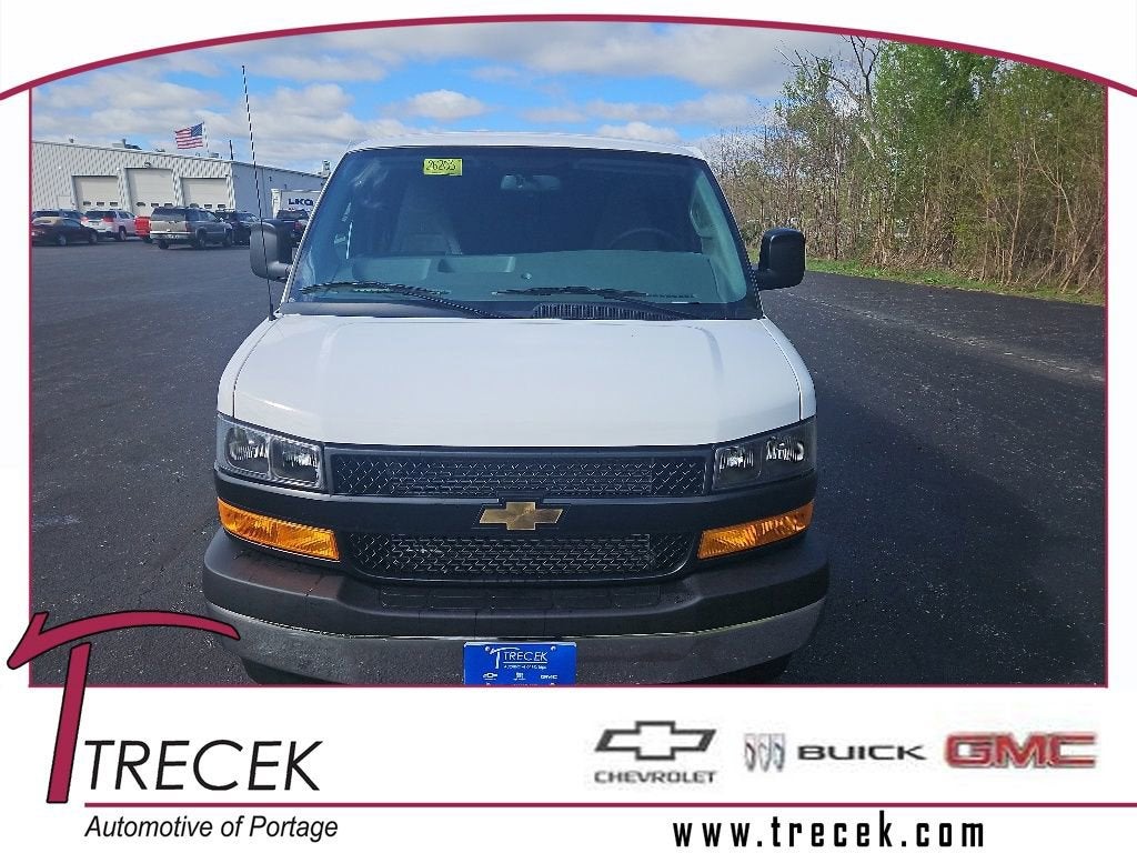 2026 Chevrolet Express 2500 Extended Work Van HD's photo