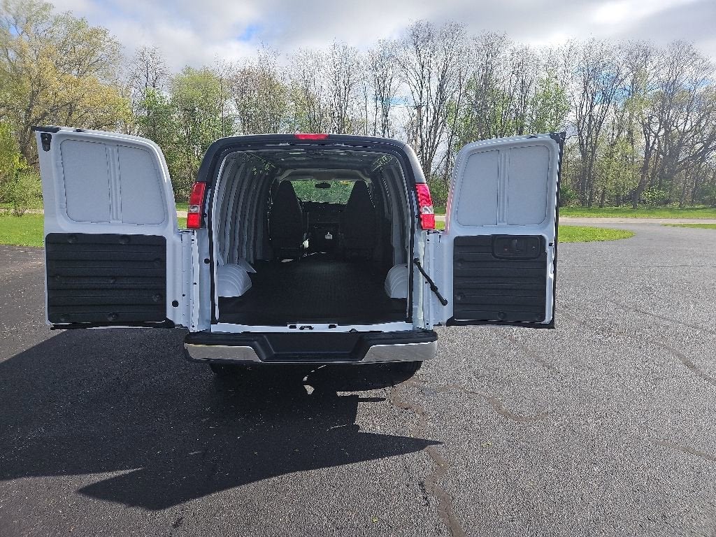 2026 Chevrolet Express Cargo WT