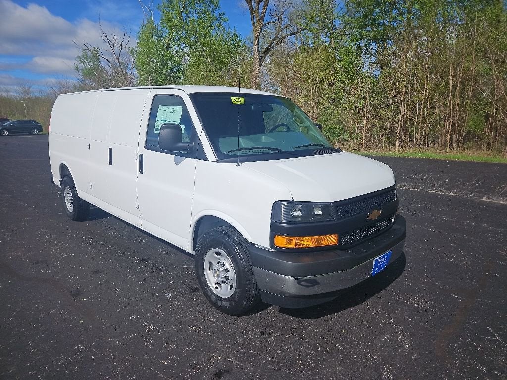 2026 Chevrolet Express Cargo WT