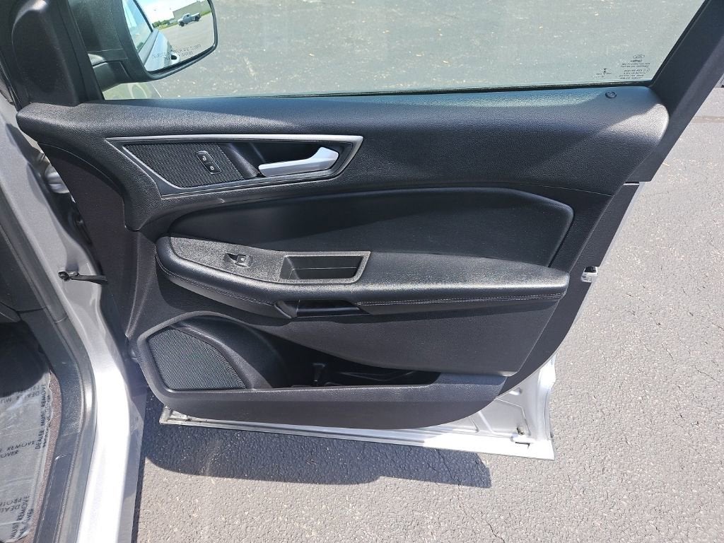 2020 Ford Edge SE